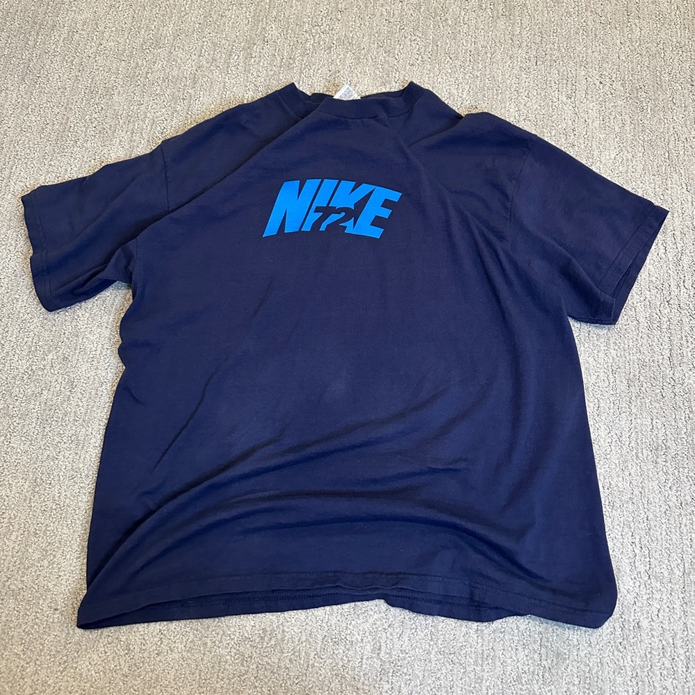 -Y2K Vintage Nike Navy T-shirt